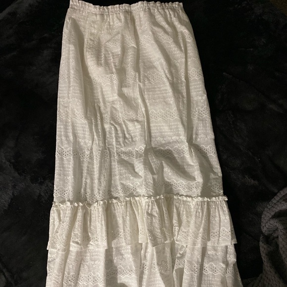 BCBG Max Azria Women’s Maxi Skirt Eyelet Ruffled - Picture 2 of 2